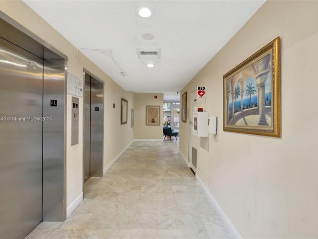 1-bedroom condo for sale in Hallandale Beach - 3161 S Ocean Dr 203 - MondialRealty