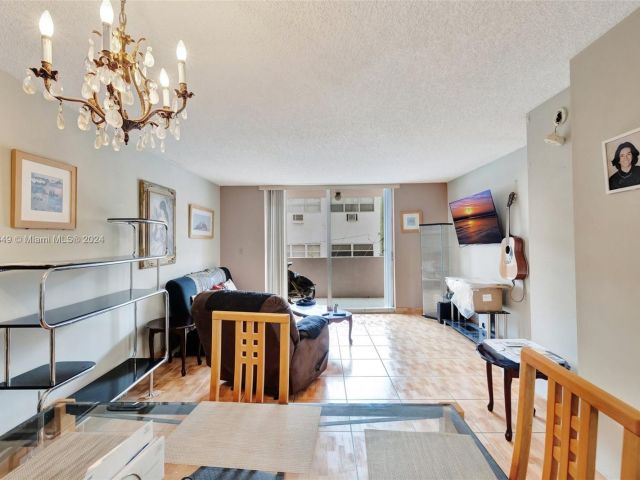 1-bedroom condo for sale in Hallandale Beach - 3161 S Ocean Dr 203 - MondialRealty