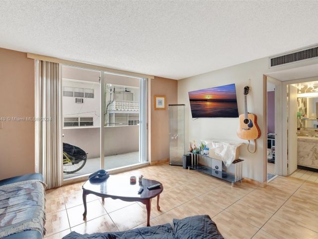 1-bedroom condo for sale in Hallandale Beach - 3161 S Ocean Dr 203 - MondialRealty