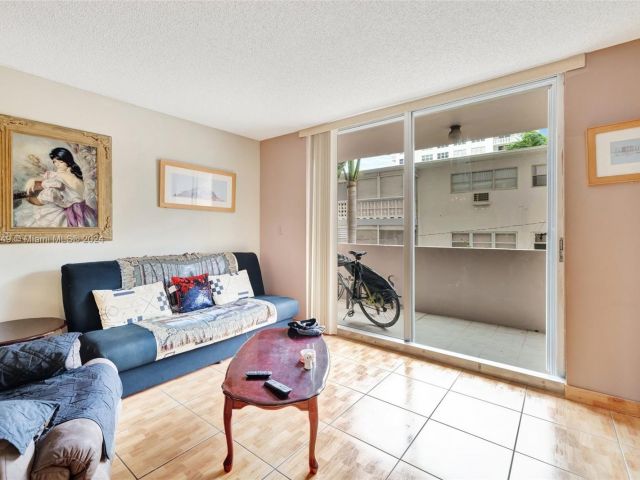 1-bedroom condo for sale in Hallandale Beach - 3161 S Ocean Dr 203 - MondialRealty