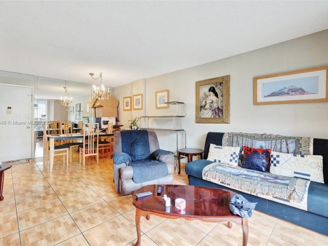 1-bedroom condo for sale in Hallandale Beach - 3161 S Ocean Dr 203 - MondialRealty