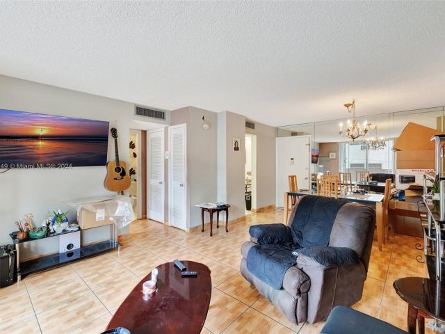 1-bedroom condo for sale in Hallandale Beach - 3161 S Ocean Dr 203 - MondialRealty