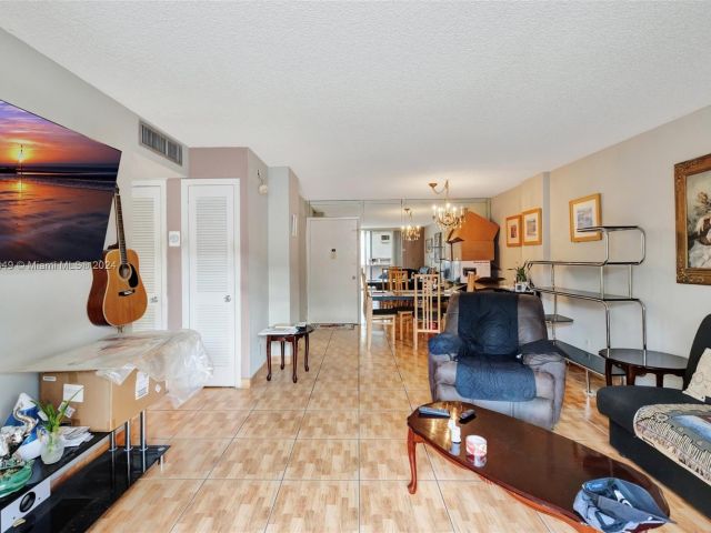1-bedroom condo for sale in Hallandale Beach - 3161 S Ocean Dr 203 - MondialRealty