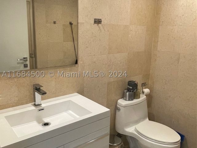 3-bedroom condo for rent in Hallandale Beach - 1830 S Ocean Dr 2604 - MondialRealty