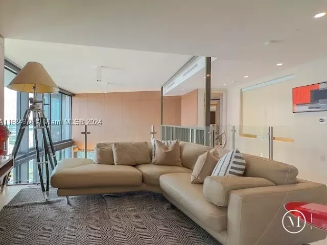 3-bedroom condo for rent in Sunny Isles Beach - 18555 Collins Ave 5203 - MondialRealty
