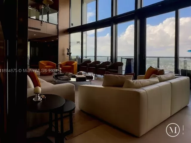 3-bedroom condo for rent in Sunny Isles Beach - 18555 Collins Ave 5203 - MondialRealty