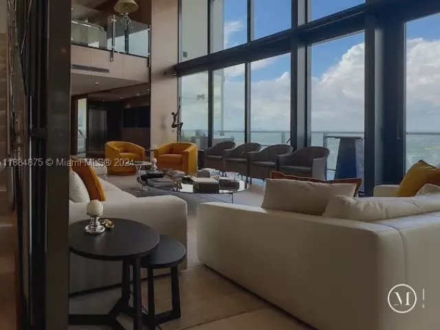 3-bedroom condo for rent in Sunny Isles Beach - 18555 Collins Ave 5203 - MondialRealty