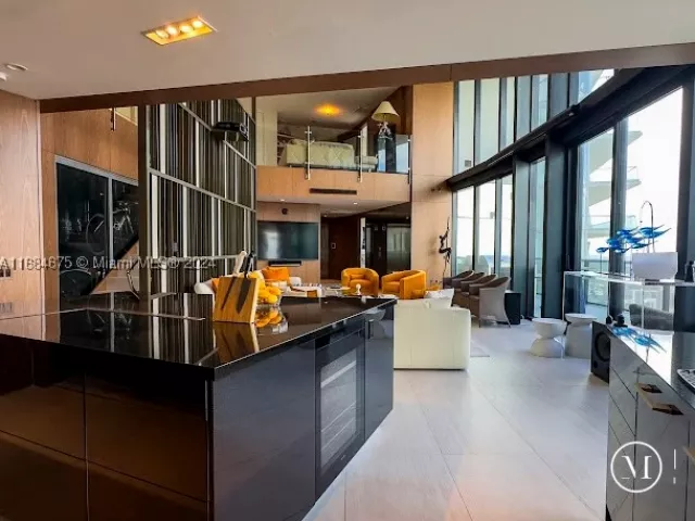 3-bedroom condo for rent in Sunny Isles Beach - 18555 Collins Ave 5203 - MondialRealty