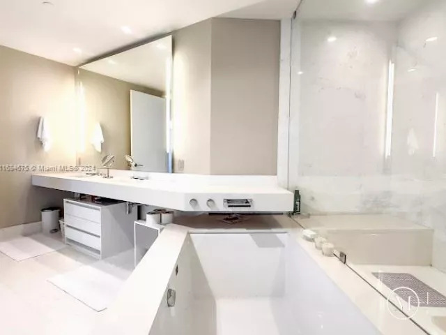 Apartment for rent  Unit #5203 - photo 5572473