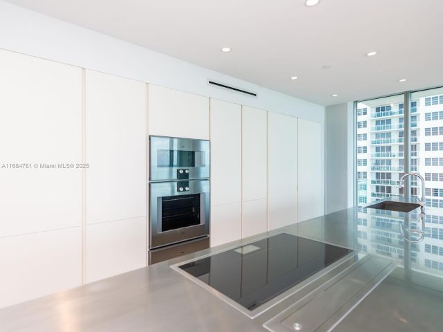 Apartment for sale  Unit #701 - photo 5702756