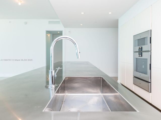 Apartment for sale  Unit #701 - photo 5702762