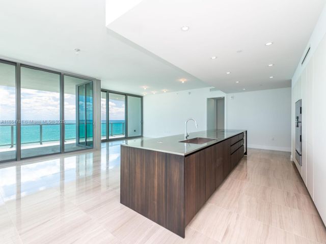 Apartment for sale  Unit #701 - photo 5702763