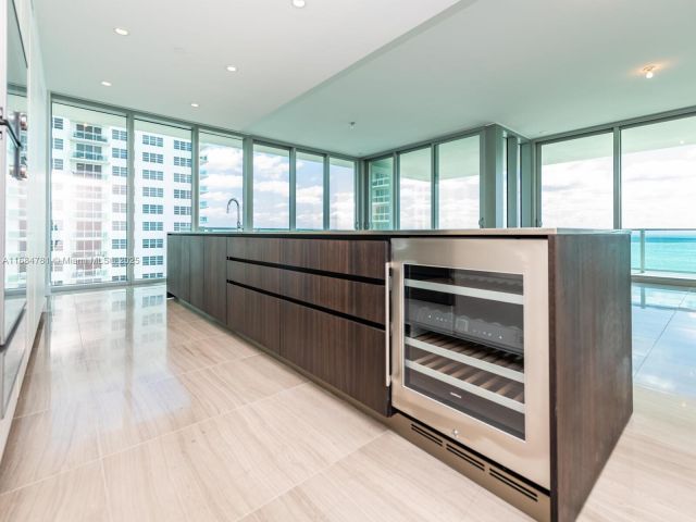 Apartment for sale  Unit #701 - photo 5702766