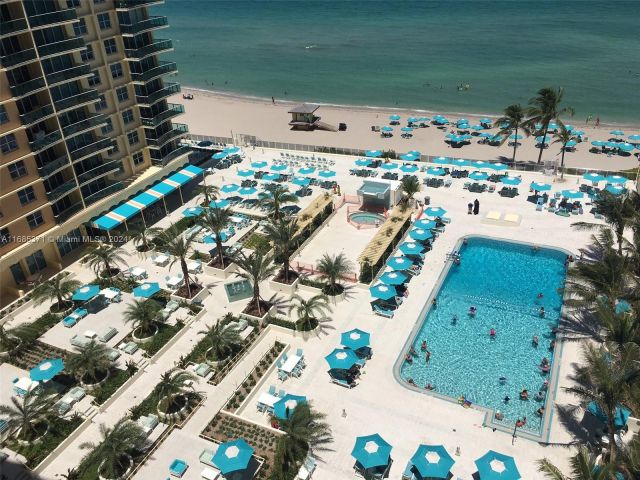 condo for rent in Hollywood - 2501 S OCEAN DR L11 (Available APRIL) - MondialRealty