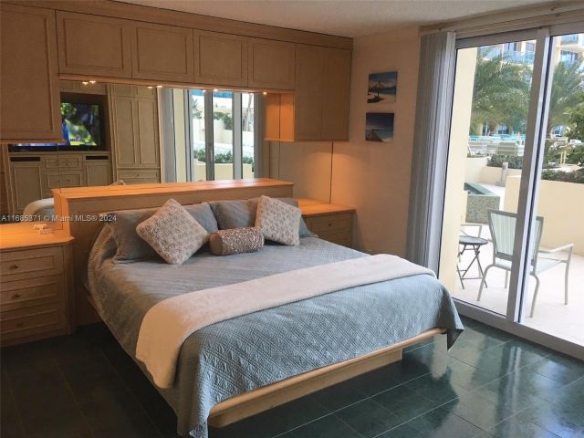 condo for rent in Hollywood - 2501 S OCEAN DR L11 (Available APRIL) - MondialRealty