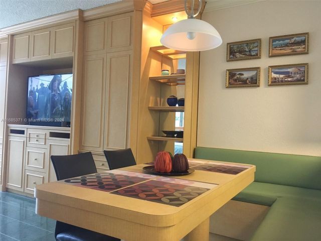 condo for rent in Hollywood - 2501 S OCEAN DR L11 (Available APRIL) - MondialRealty