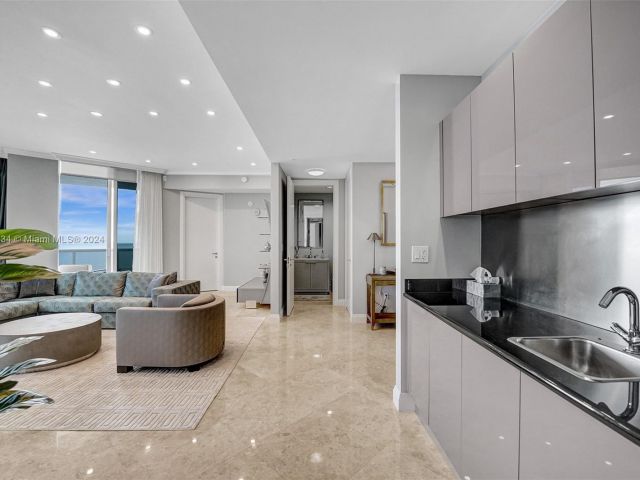 Apartment for sale  Unit #3409 - photo 5659804