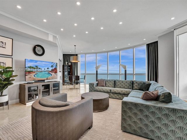 Apartment for sale  Unit #3409 - photo 5659820