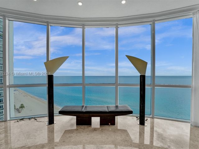 3-bedroom condo for sale in Sunny Isles Beach - 18101 Collins Ave 3409 - MondialRealty