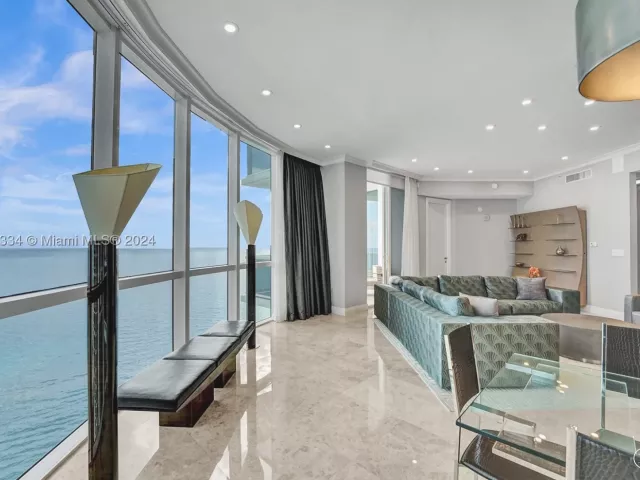 3-bedroom condo for sale in Sunny Isles Beach - 18101 Collins Ave 3409 - MondialRealty