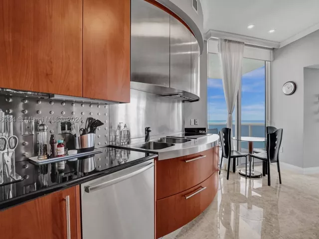 3-bedroom condo for sale in Sunny Isles Beach - 18101 Collins Ave 3409 - MondialRealty