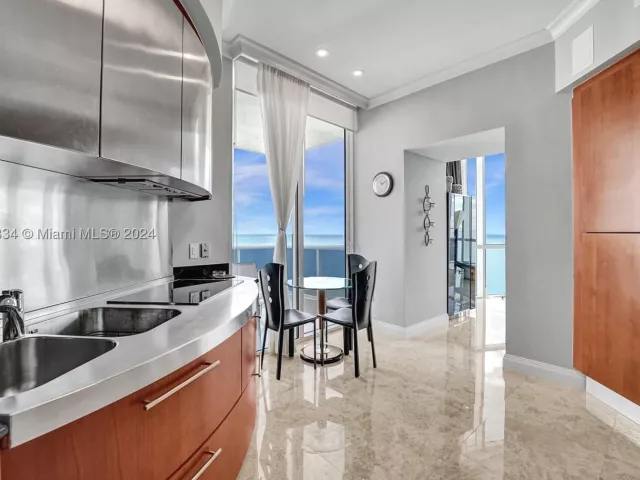 3-bedroom condo for sale in Sunny Isles Beach - 18101 Collins Ave 3409 - MondialRealty