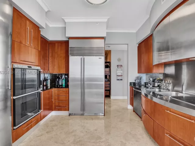3-bedroom condo for sale in Sunny Isles Beach - 18101 Collins Ave 3409 - MondialRealty