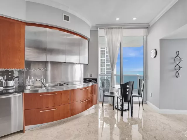 3-bedroom condo for sale in Sunny Isles Beach - 18101 Collins Ave 3409 - MondialRealty
