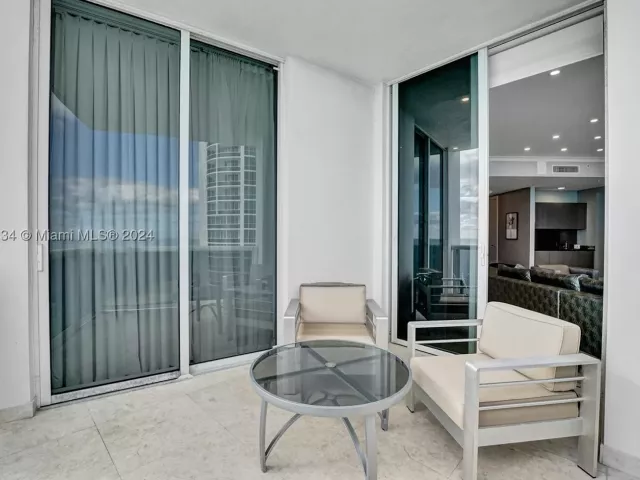 3-bedroom condo for sale in Sunny Isles Beach - 18101 Collins Ave 3409 - MondialRealty