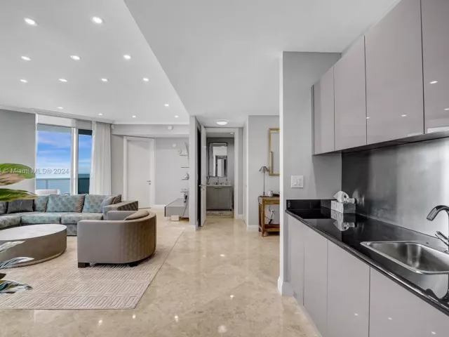 Apartment for sale  Unit #3409 - photo 5659804