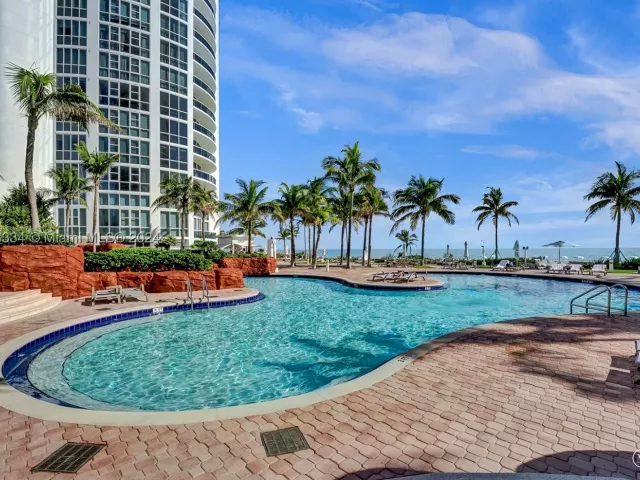 3-bedroom condo for sale in Sunny Isles Beach - 18101 Collins Ave 3409 - MondialRealty