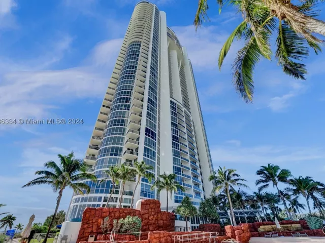 3-bedroom condo for sale in Sunny Isles Beach - 18101 Collins Ave 3409 - MondialRealty