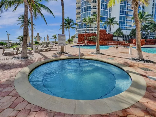 3-bedroom condo for sale in Sunny Isles Beach - 18101 Collins Ave 3409 - MondialRealty