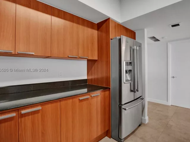 1-bedroom condo for rent in Sunny Isles Beach - 16699 COLLINS AV 3105 - MondialRealty