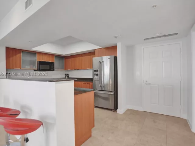 1-bedroom condo for rent in Sunny Isles Beach - 16699 COLLINS AV 3105 - MondialRealty