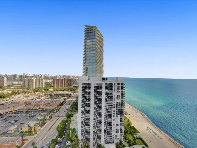 1-bedroom condo for rent in Sunny Isles Beach - 16699 COLLINS AV 3105 - MondialRealty