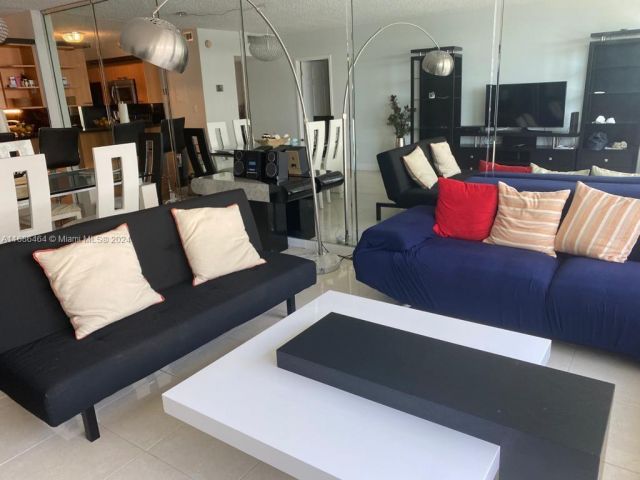 Apartment for rent  Unit #412 - photo 5684853