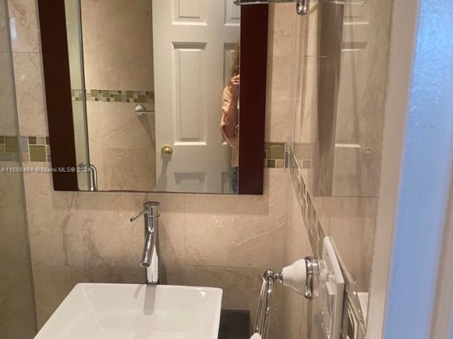 Apartment for rent  Unit #412 - photo 5684856