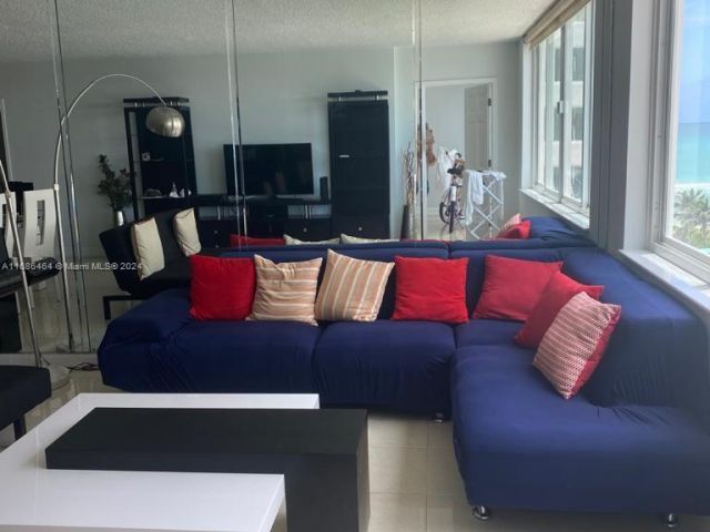 Apartment for rent  Unit #412 - photo 5684860