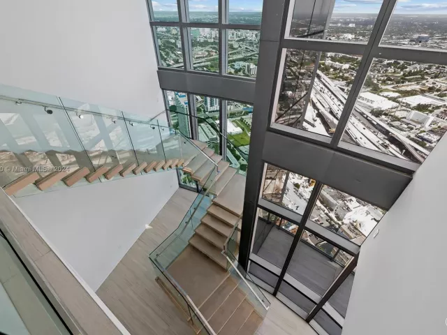 4-bedroom condo for sale in Miami - 851 NE 1st Ave PH 5700 - MondialRealty