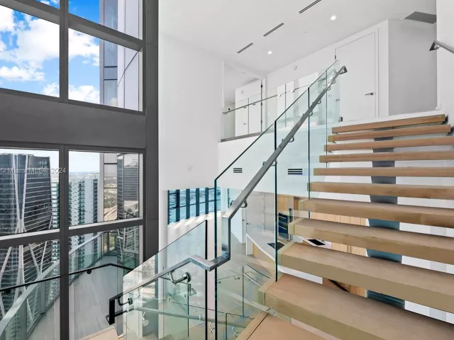 4-bedroom condo for sale in Miami - 851 NE 1st Ave PH 5700 - MondialRealty