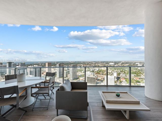 Apartment for sale  Unit #PH 5112 - photo 6123454