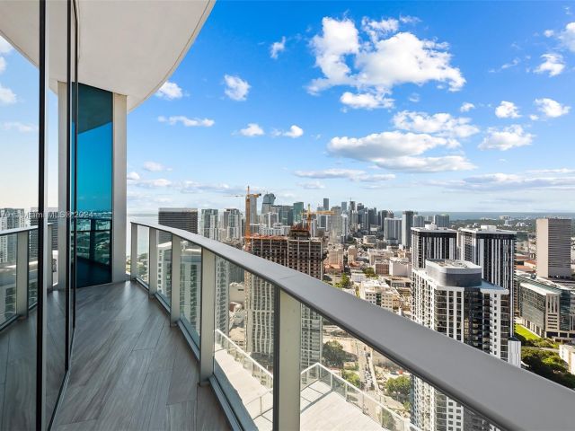 Apartment for sale  Unit #PH 5112 - photo 6123455