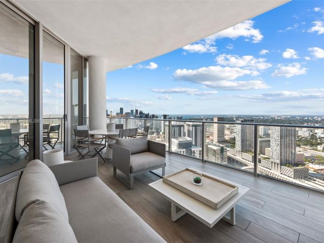 Apartment for sale  Unit #PH 5112 - photo 6123457