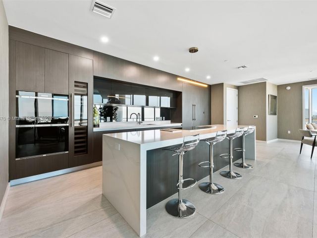Apartment for sale  Unit #PH 5112 - photo 6123461