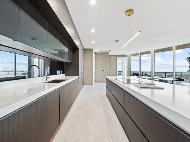 Apartment for sale  Unit #PH 5112 - photo 6123463