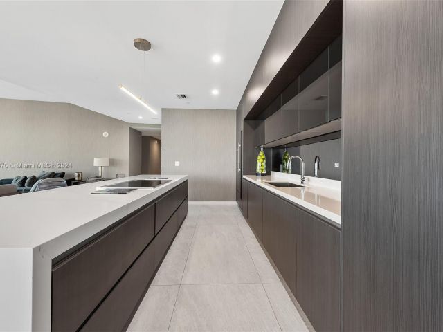 Apartment for sale  Unit #PH 5112 - photo 6123464