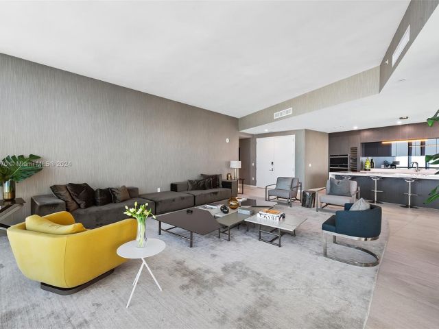 Apartment for sale  Unit #PH 5112 - photo 6123468