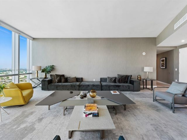 Apartment for sale  Unit #PH 5112 - photo 6123469