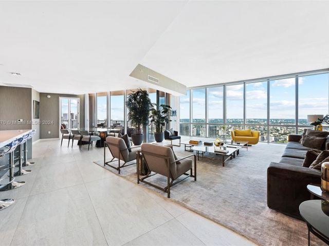 Apartment for sale  Unit #PH 5112 - photo 6123472